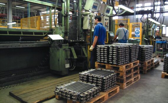 lavoro in fabbrica