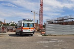 Operaio edile morto in un cantiere a Monza