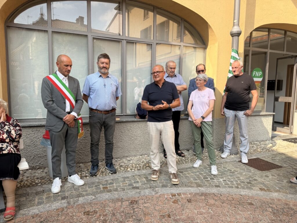 Veduggio con Colzano sede CISL