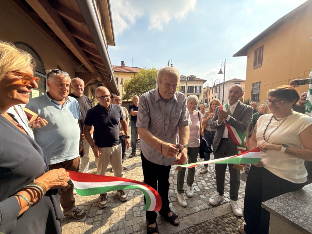 Veduggio con Colzano sede CISL