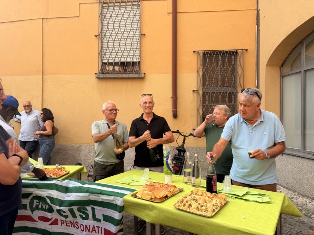 Veduggio con Colzano sede CISL